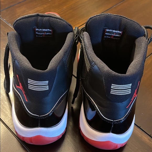 Air Jordan Retro 11 Bred - Picture 5 of 8